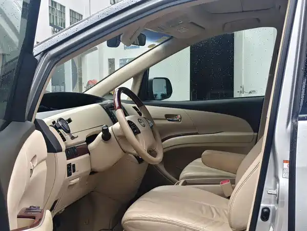 Toyota Previa 2015