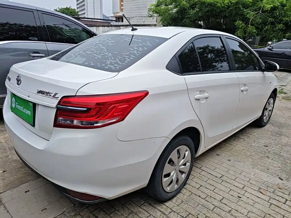 Toyota Yaris L 2018 — фото 7