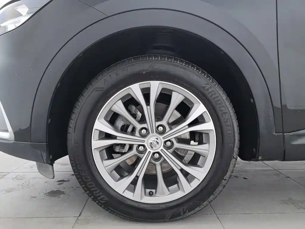 Buick Envision Plus 2023 — фото 17