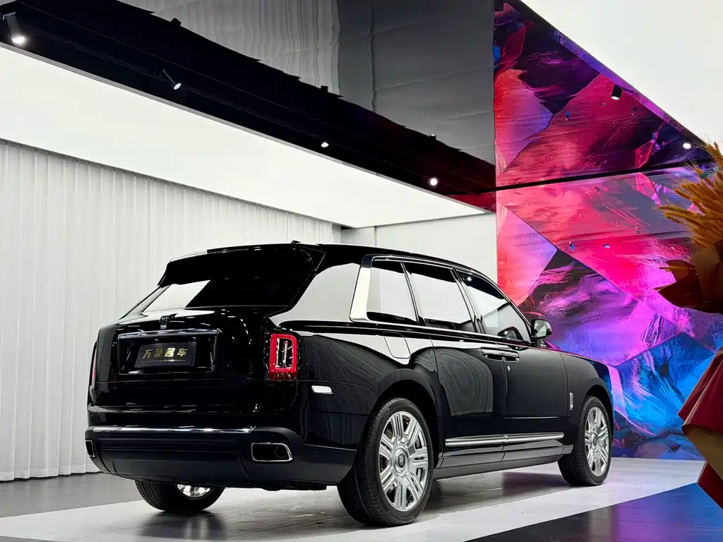 Rolls-Royce Cullinan 2020 — фото 6