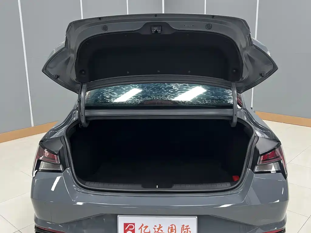 Hyundai Elantra 2022 — фото 16