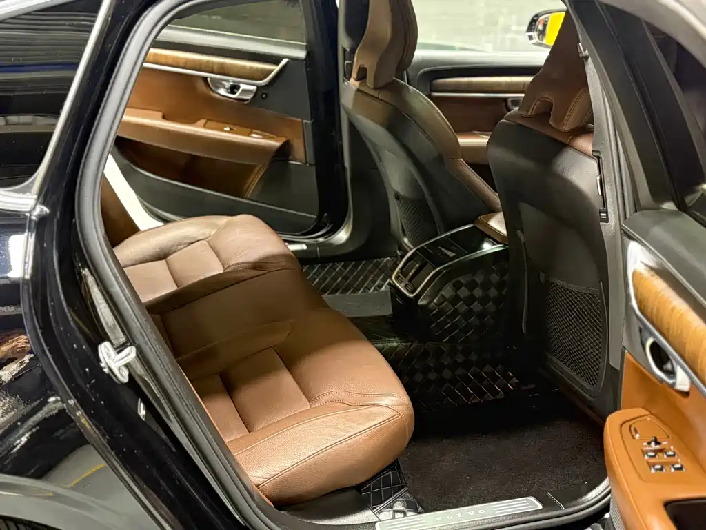 Volvo S90 2022 — фото 10