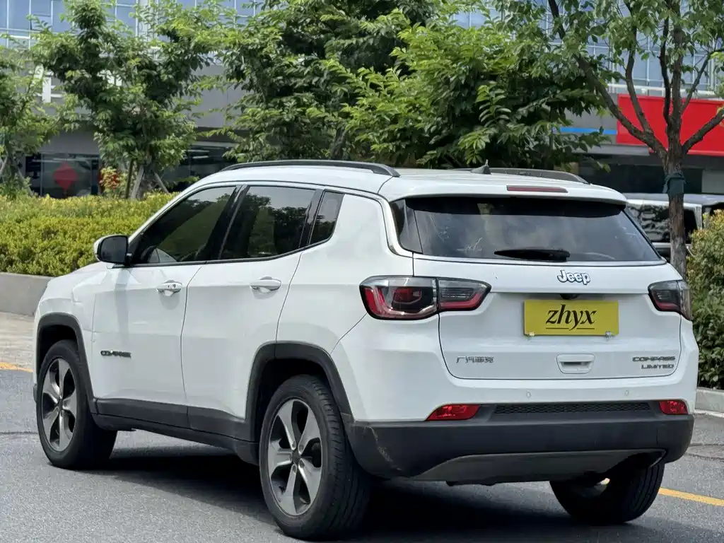 Jeep Compass 2017 — фото 5