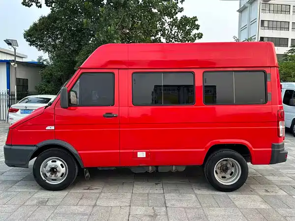 Iveco Proud 2023