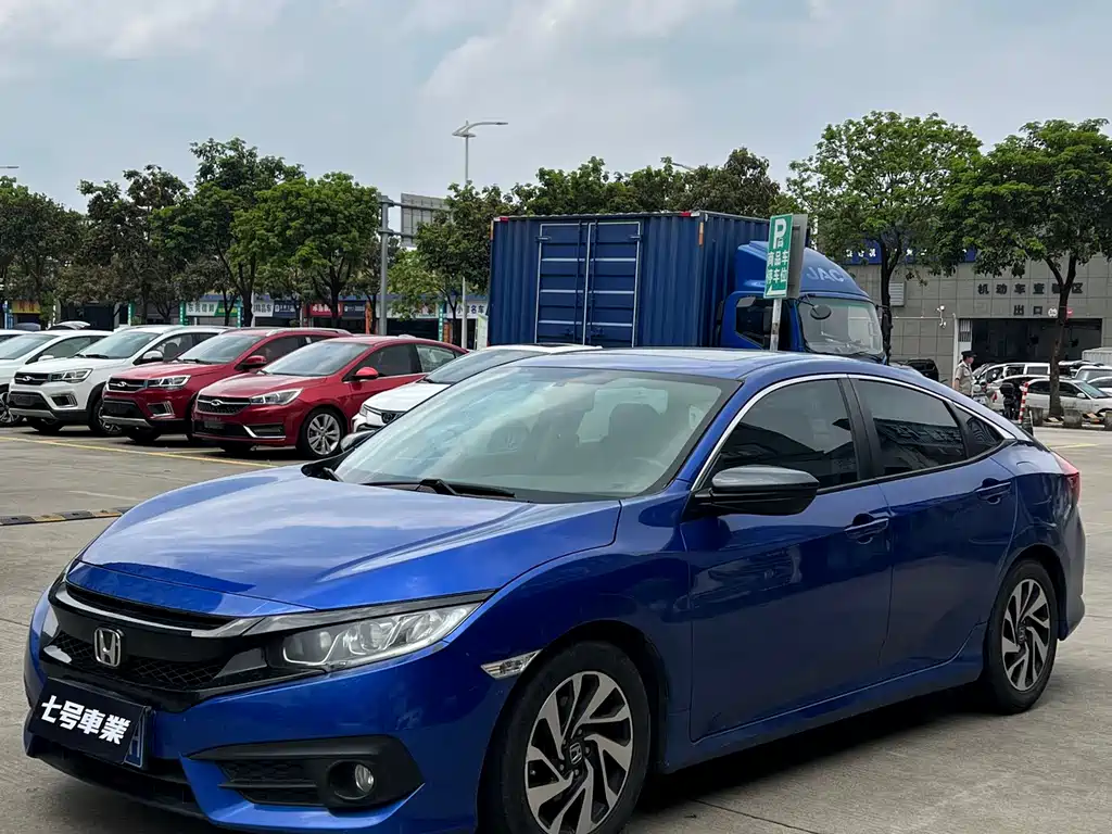 Honda Civic 2018 — фото 1