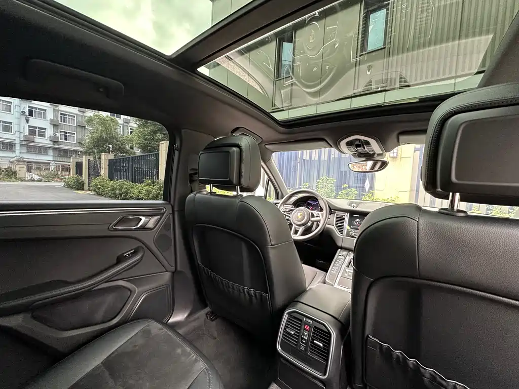 Porsche Macan 2016 — фото 12