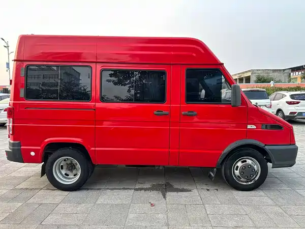 Iveco Proud 2023