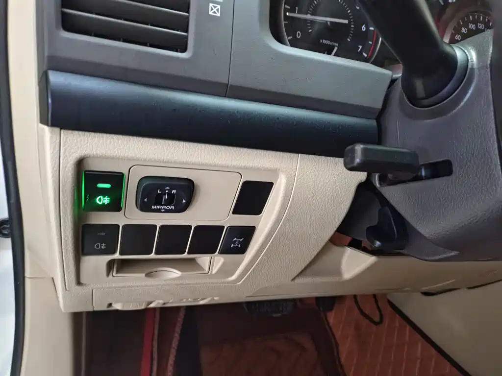 Toyota Land Cruiser 2015 — фото 11