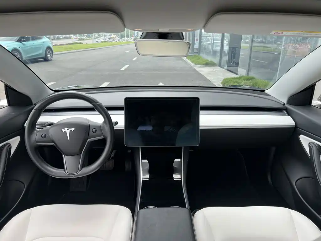 Tesla Model 3 2019 — фото 10