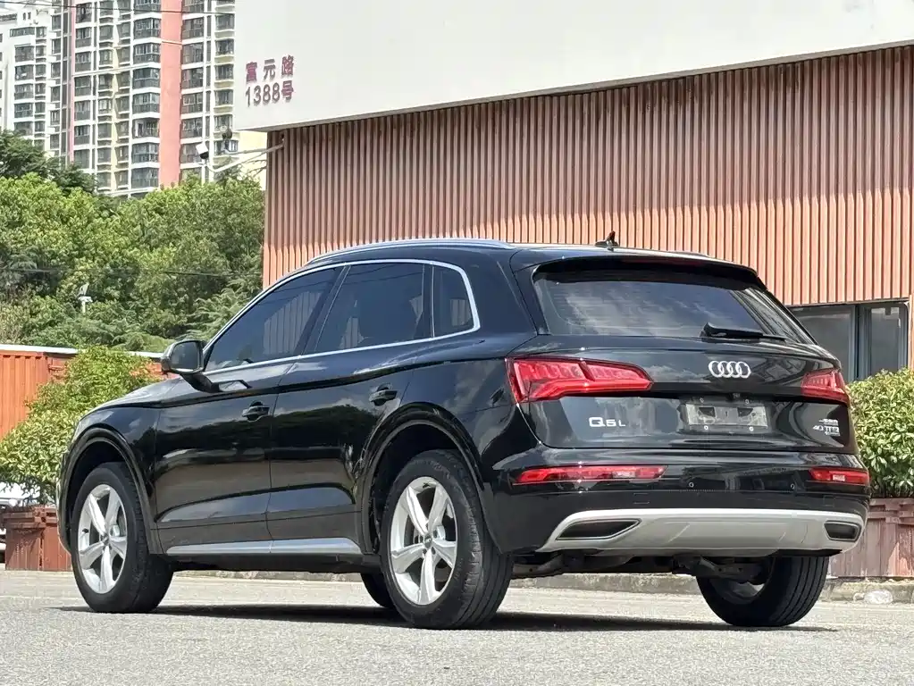 Audi Q5L 2019 — фото 5
