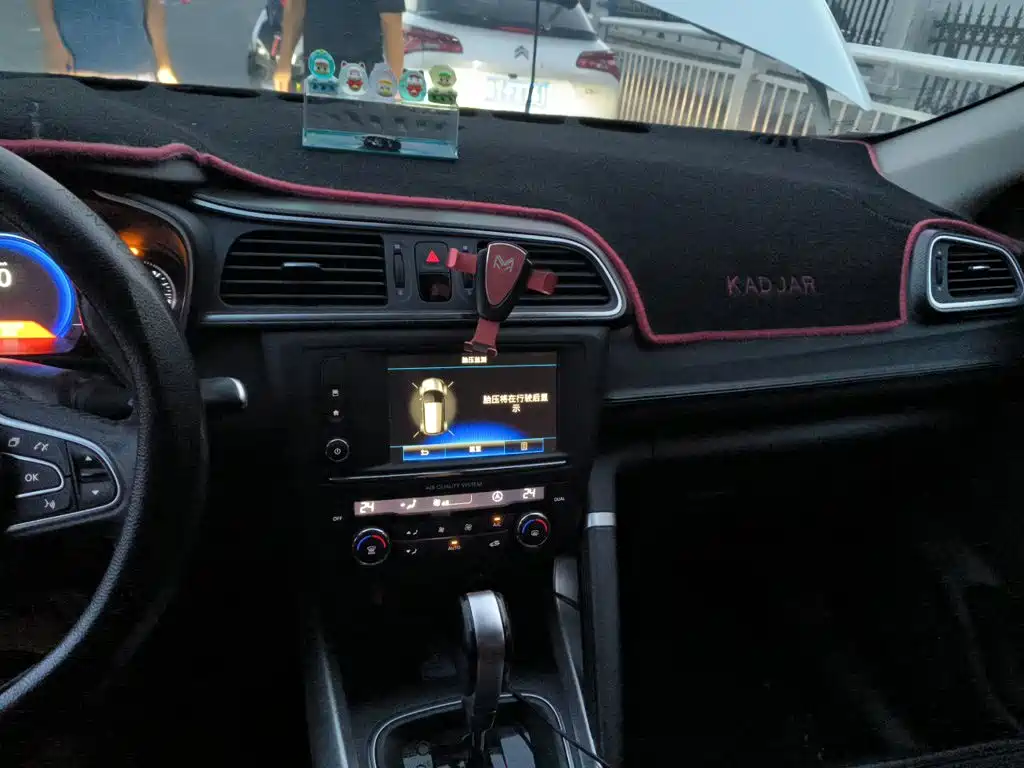 Renault Kadjar 2018 — фото 14