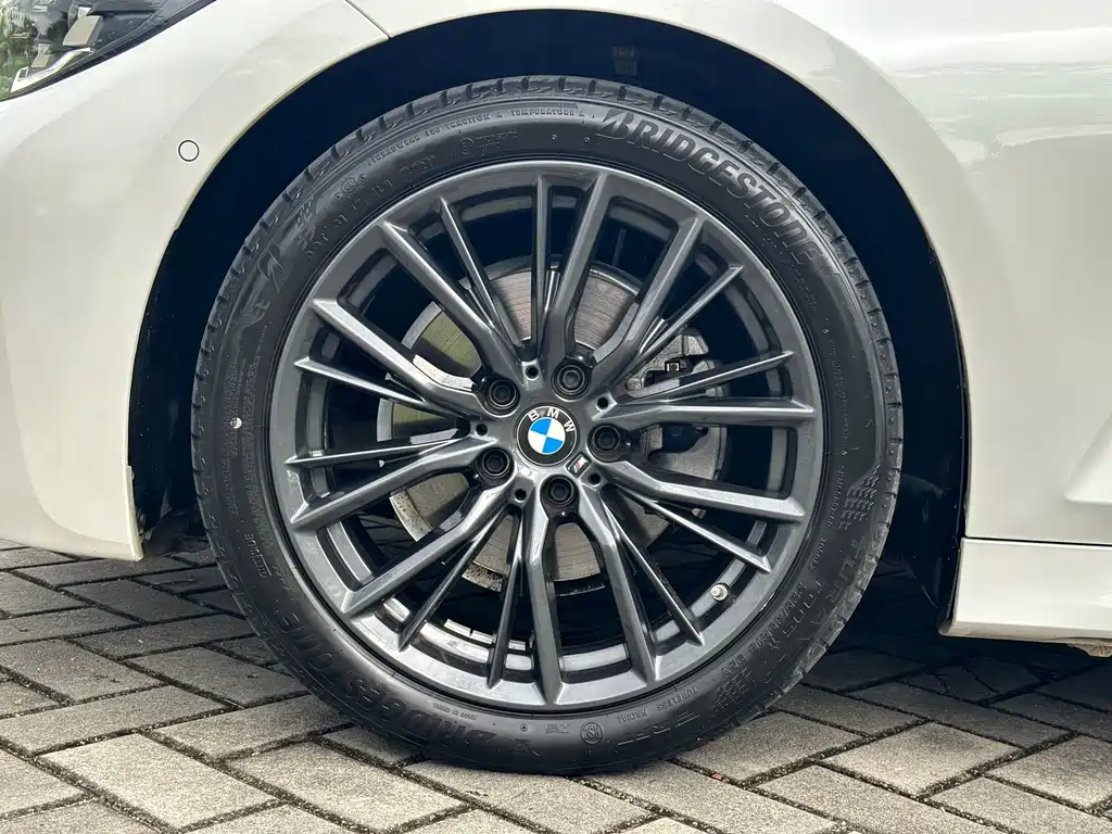 BMW 3 Series 2022 — фото 16