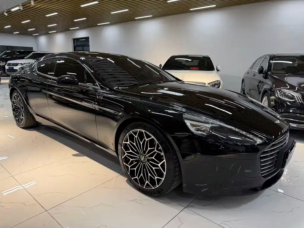 Aston Martin Rapide 2014 — фото 1