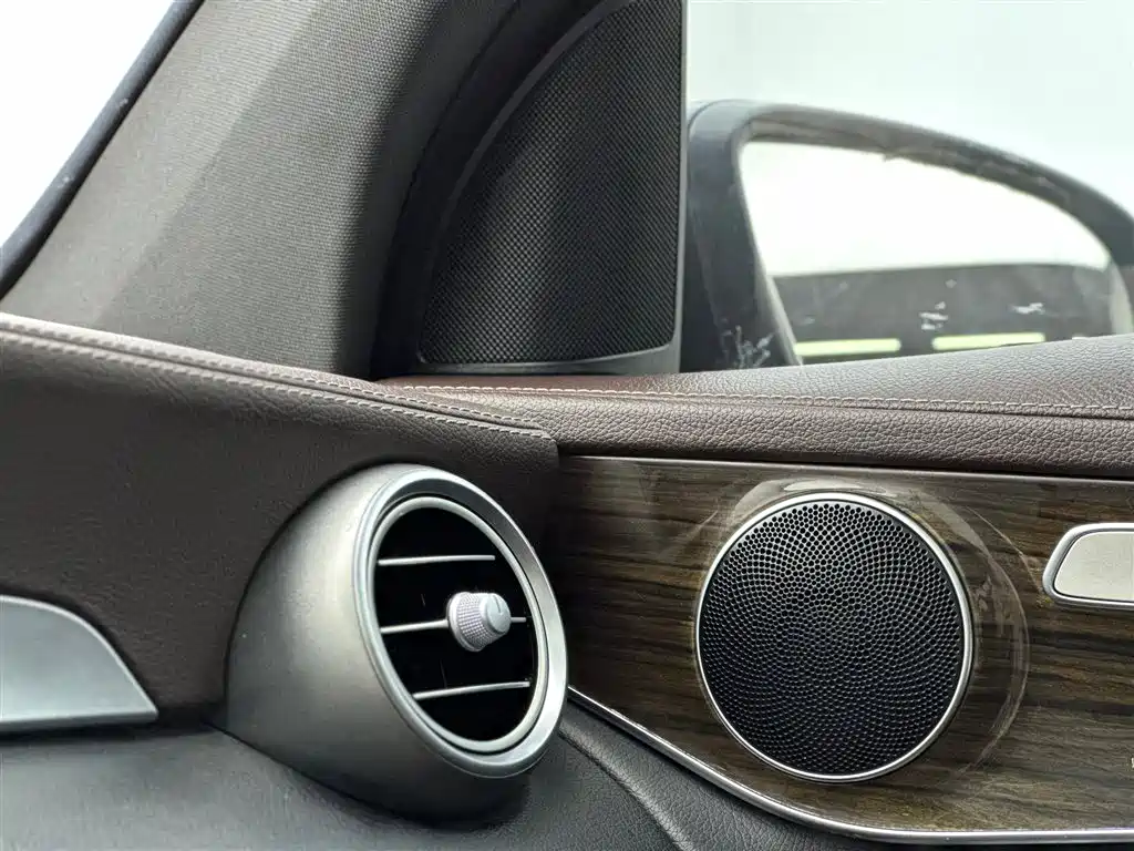 Mercedes-Benz GLC 2018 — фото 13