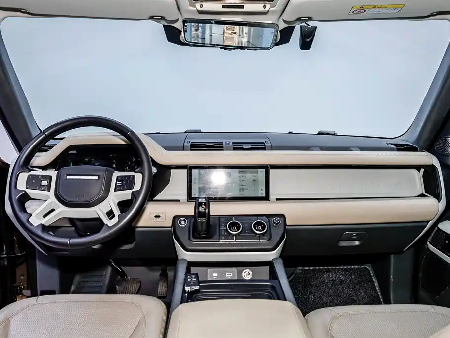 Land Rover Defender 2020 — фото 13