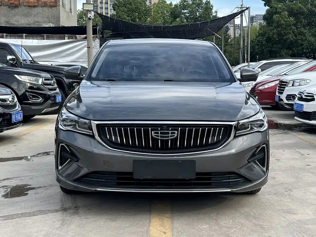 Geely Emgrand 2023