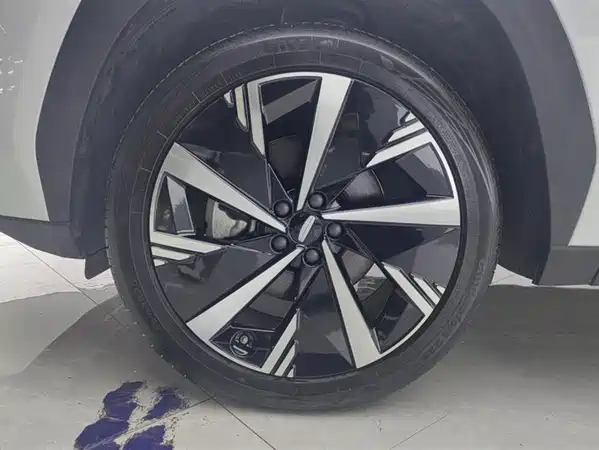 Geely Boyue L 2024