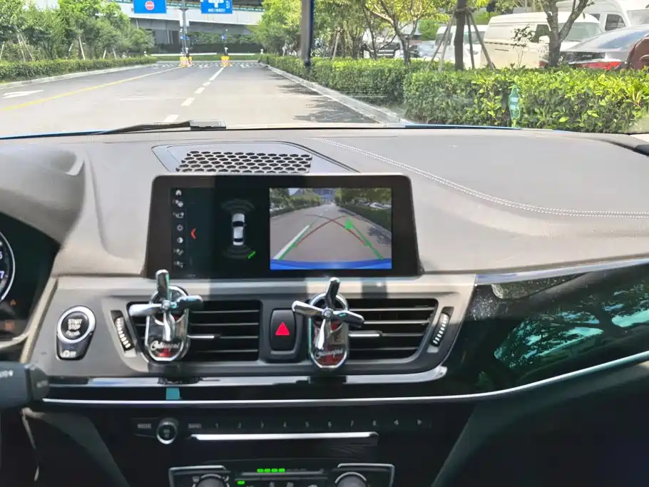 BMW 1 Series 2019 — фото 13