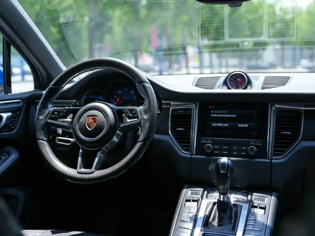 Porsche Macan 2017 — фото 20