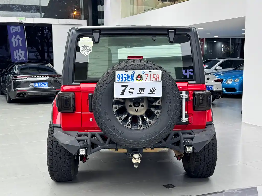 Jeep Wrangler 2019 — фото 12