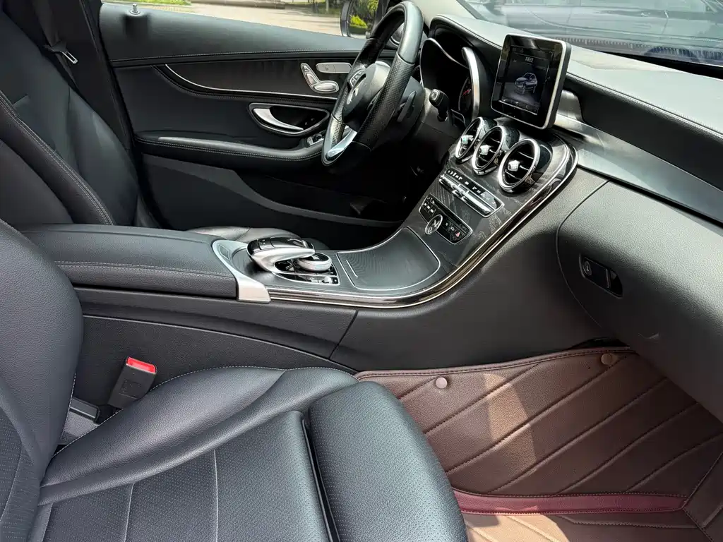 Mercedes-Benz C-Class 2018 — фото 10
