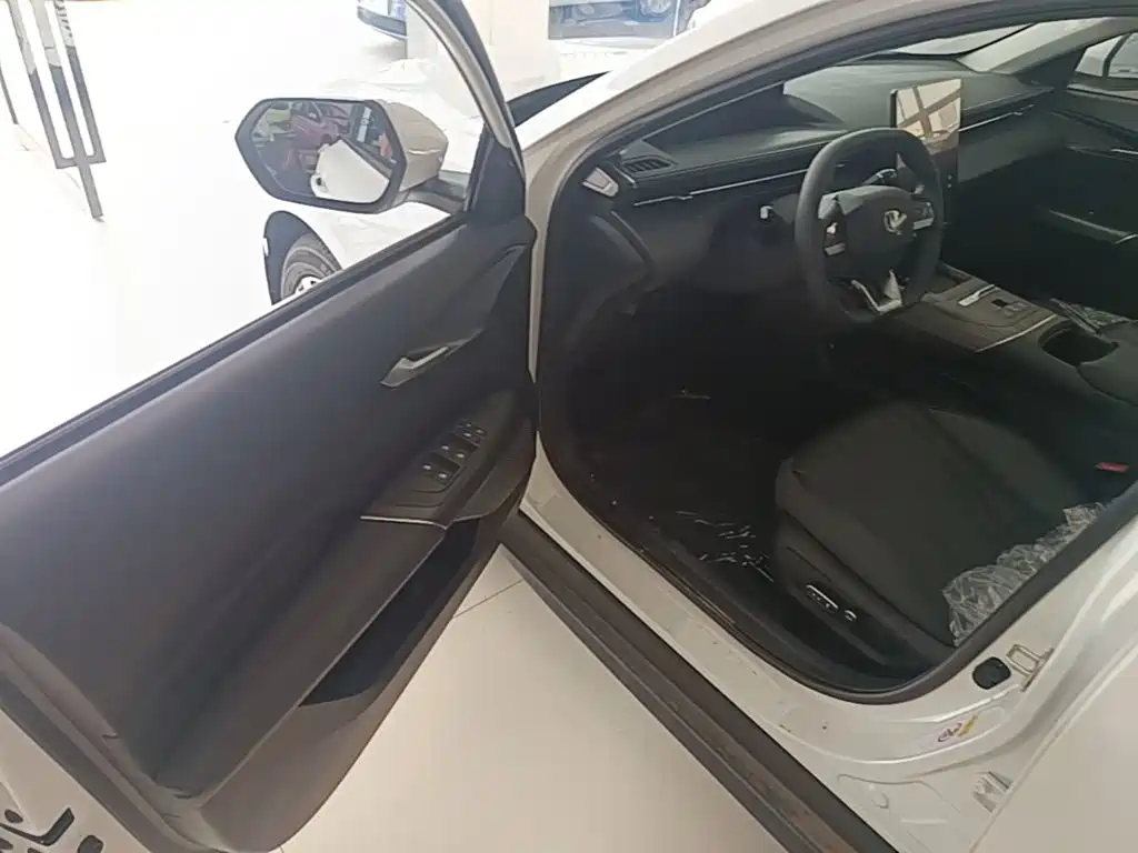 Changan Eado PHEV 2026 — фото 16