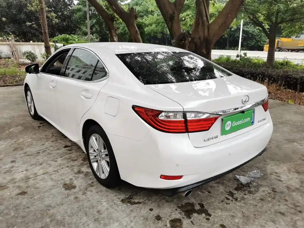 Lexus ES 2014 — фото 5