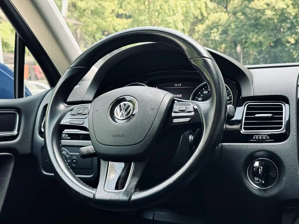 Volkswagen Touareg 2019 — фото 10
