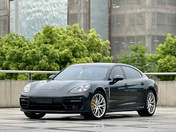 Porsche Panamera 2022
