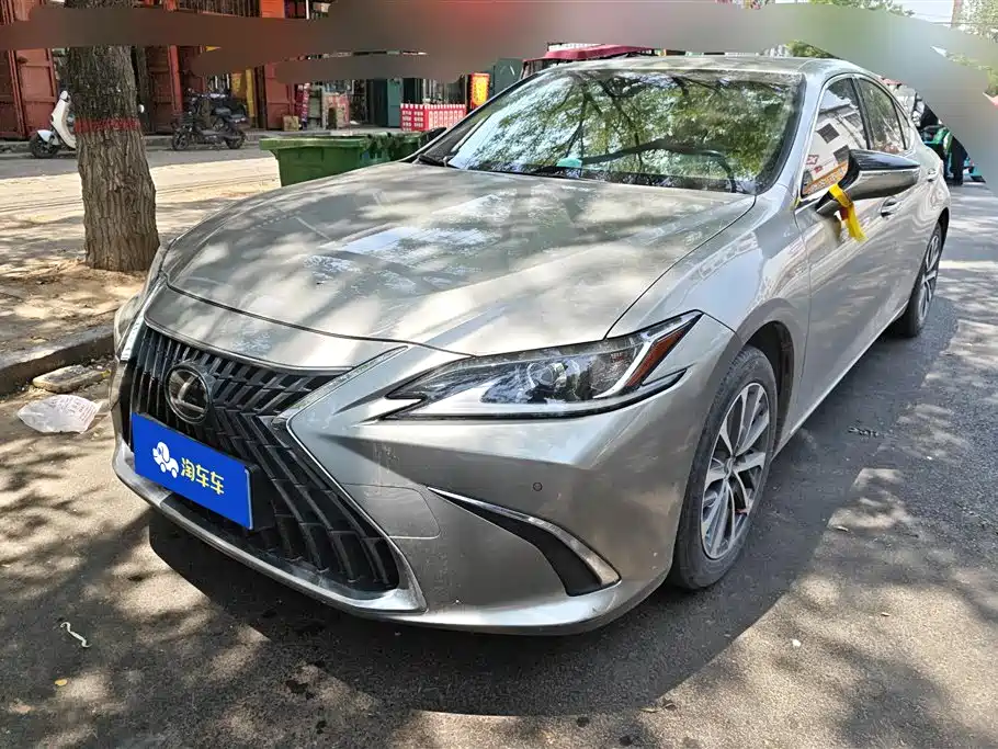 Lexus ES 2023