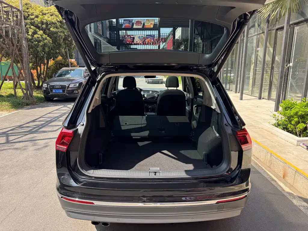Volkswagen Tiguan L 2017 — фото 20