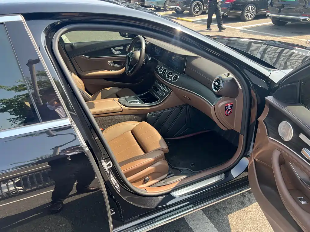 Mercedes-Benz E-Class 2022 — фото 17
