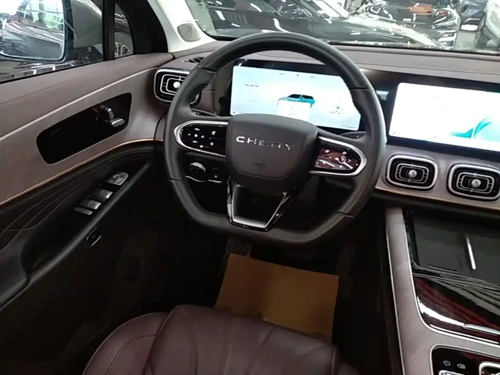 Chery Tiggo 9 C-DM 2025 — фото 11