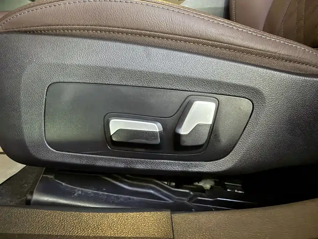 BMW 3 Series 2023 — фото 19