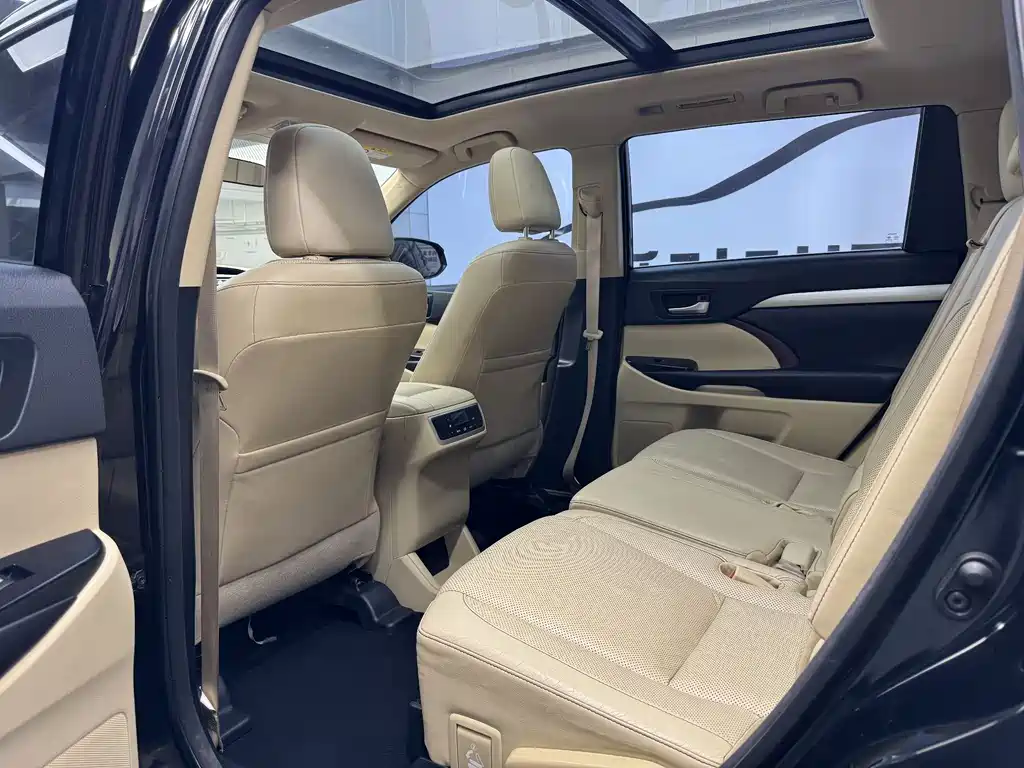 Toyota Highlander 2015 — фото 16