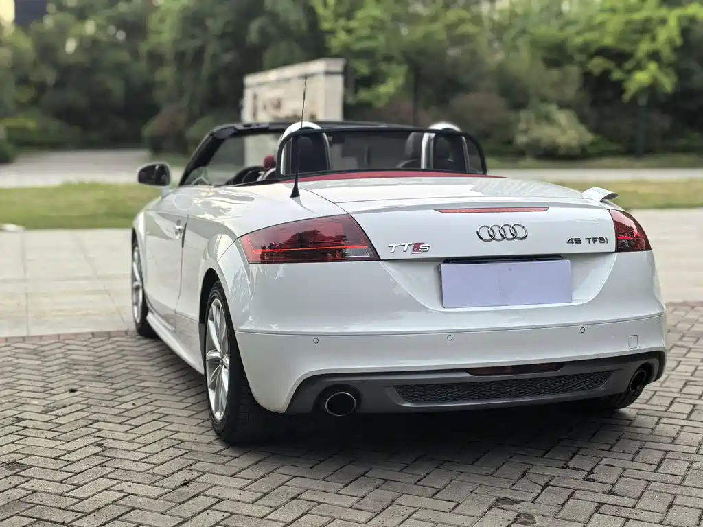 Audi TT 2014 — фото 10
