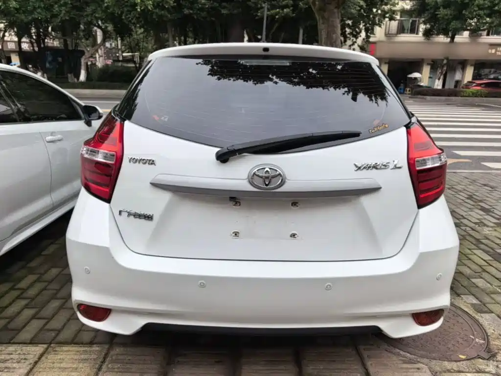 Toyota Yaris L 2019 — фото 6