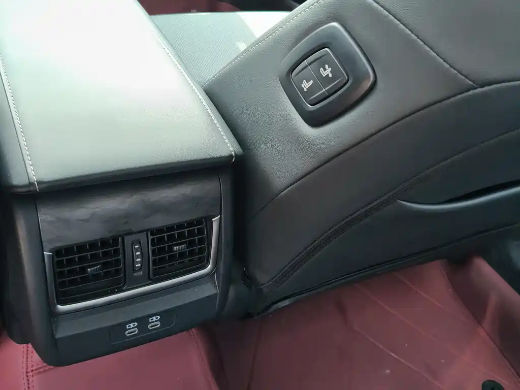 Toyota Camry 2024 — фото 13