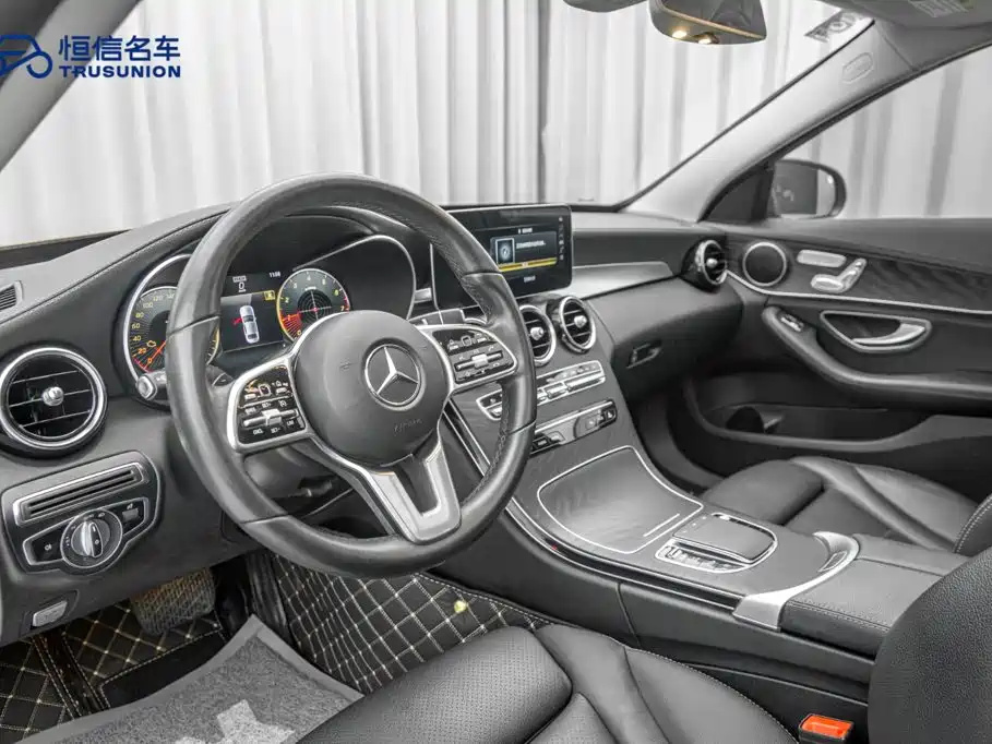 Mercedes-Benz C-Class 2019 — фото 12