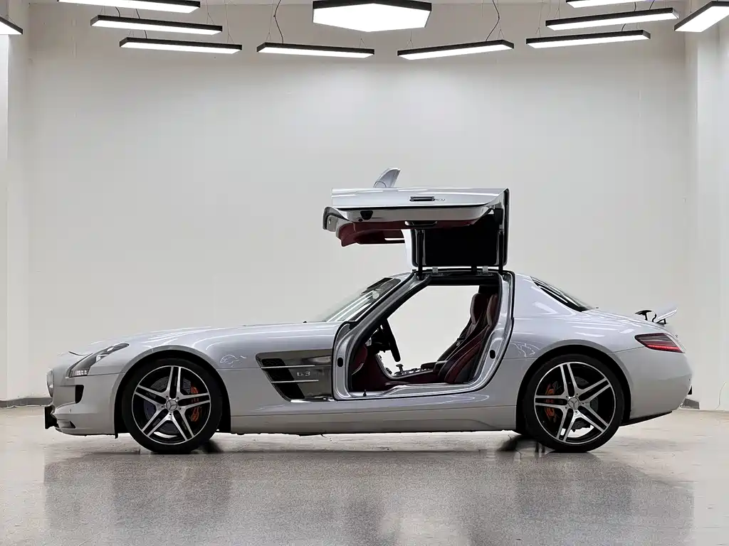 Mercedes-Benz SLS AMG 2011 — фото 4