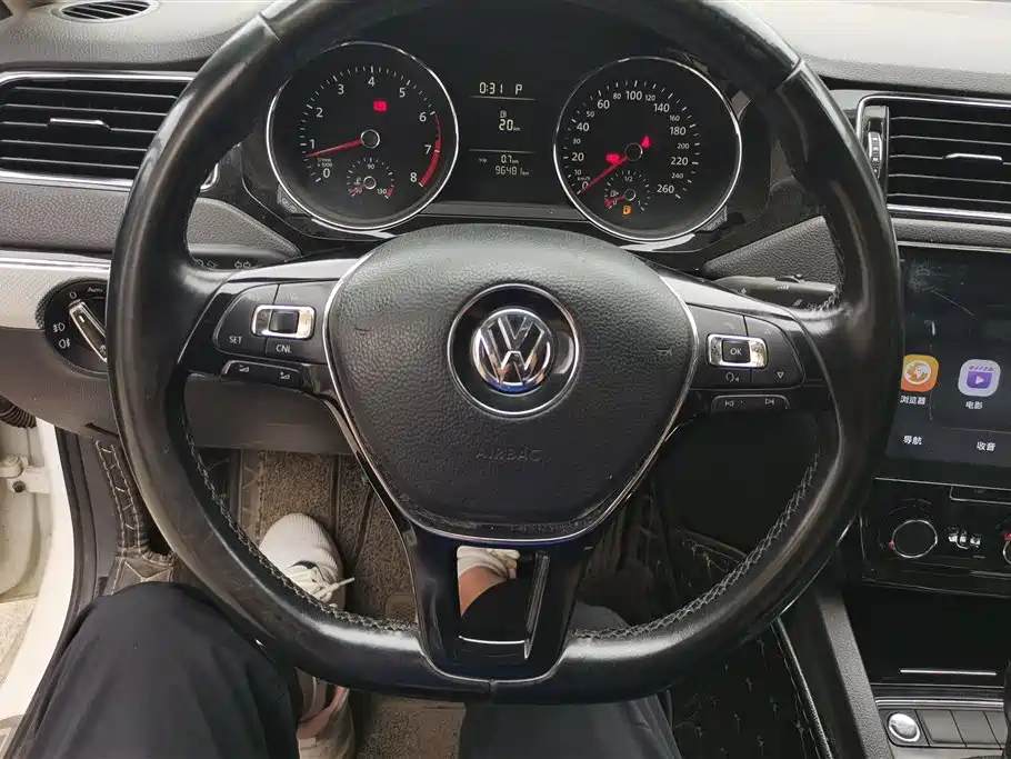 Volkswagen Sagitar 2017 — фото 15