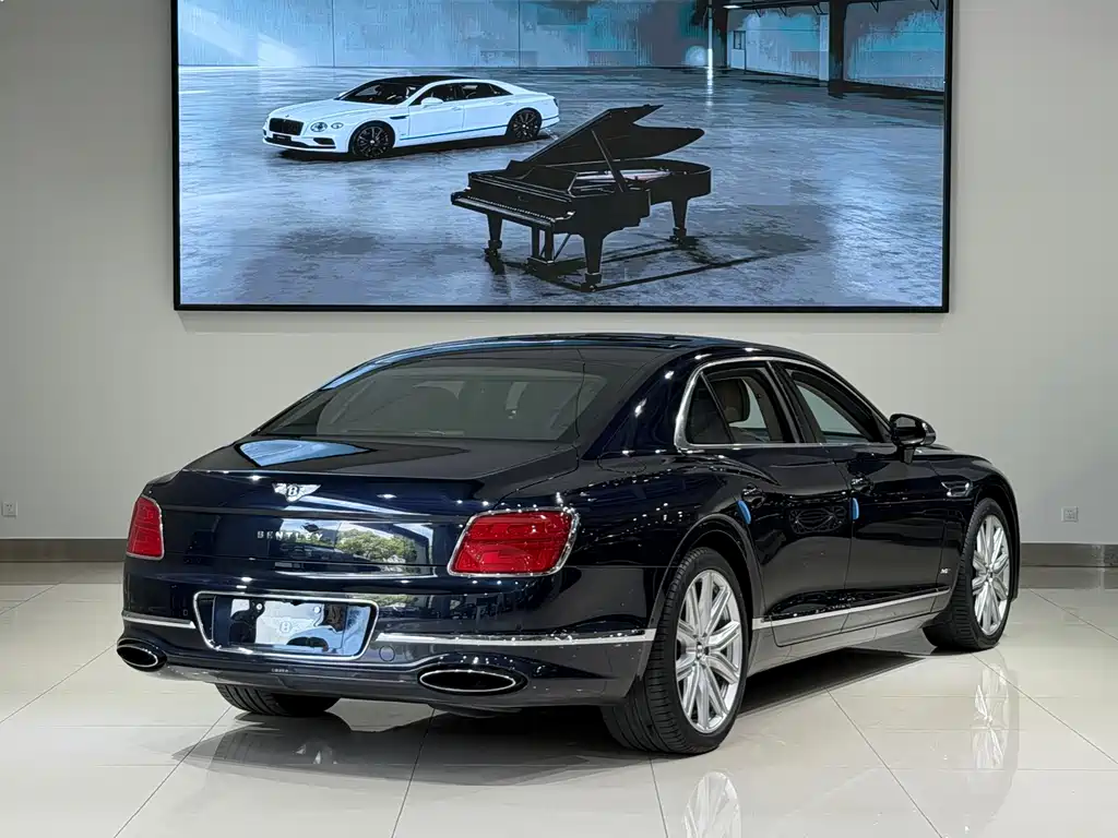 Bentley Flying Spur 2021 — фото 4