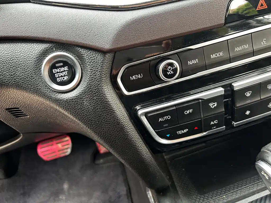 GAC Trumpchi GS8 2017 — фото 19
