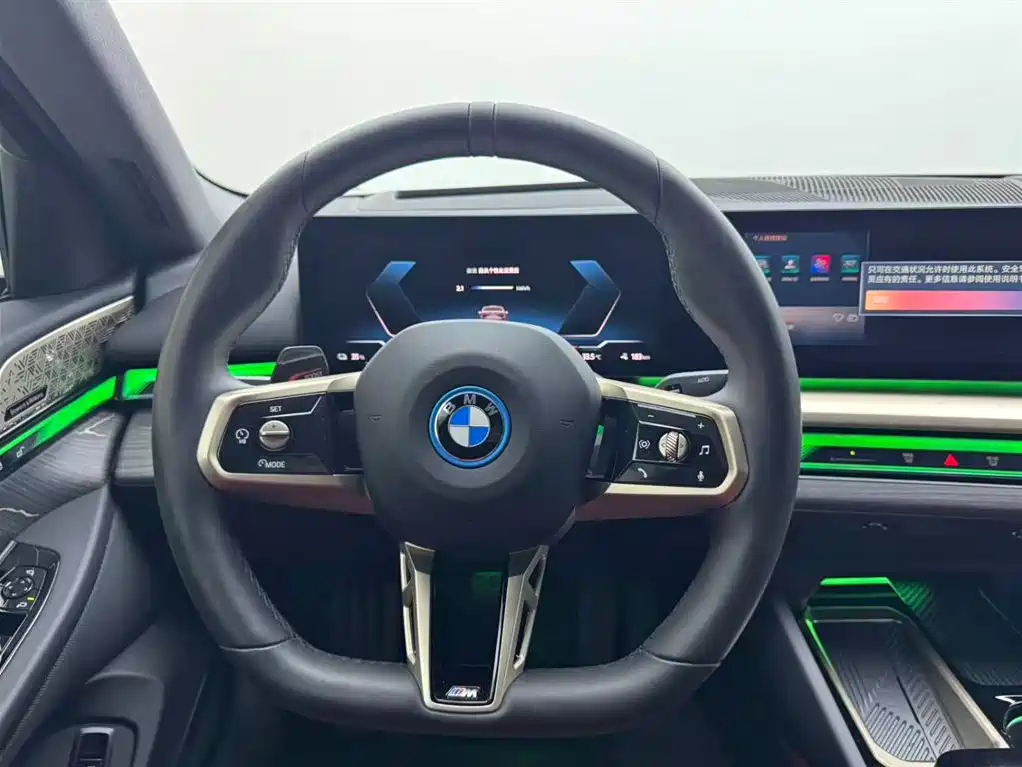 BMW i5 2025 — фото 14