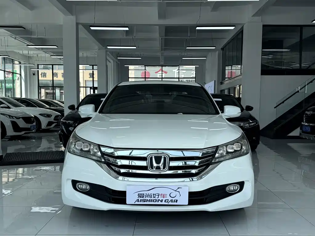 Honda Accord 2015 — фото 2