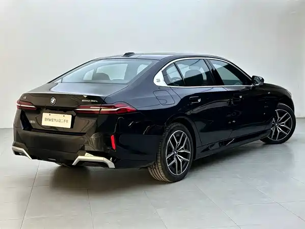 BMW i5 2025