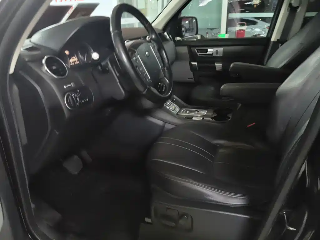 Land Rover Discovery 2014 — фото 14