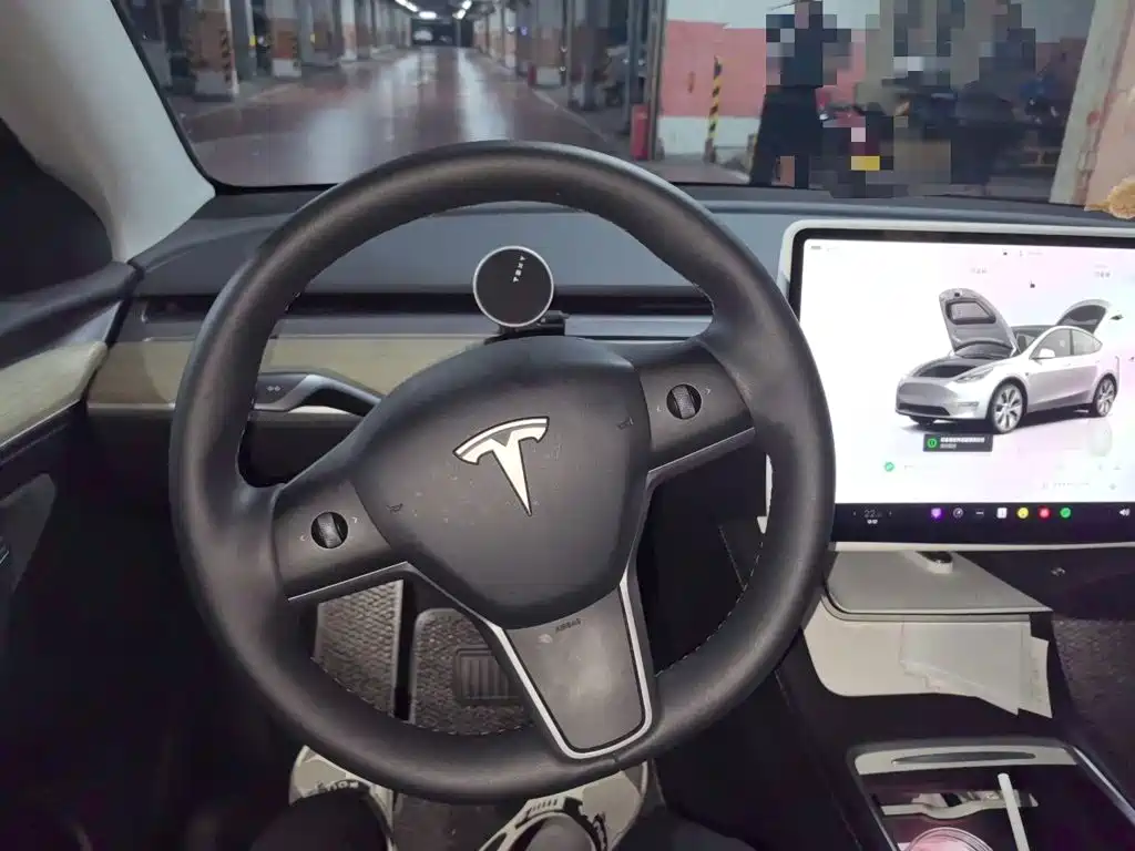 Tesla Model Y 2023 — фото 11