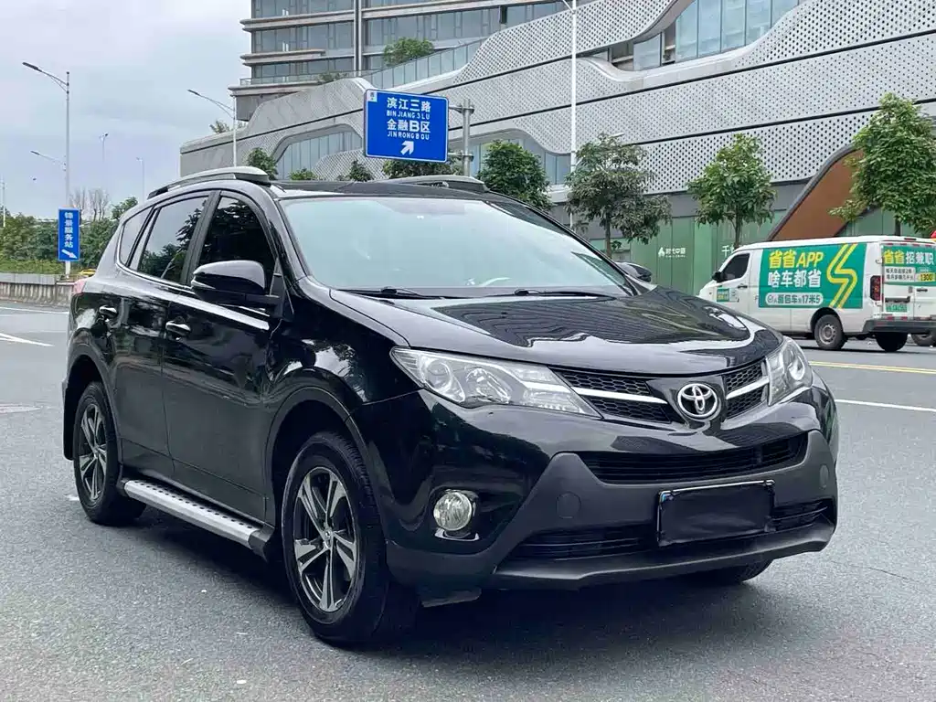 Toyota RAV4 2016 — фото 2