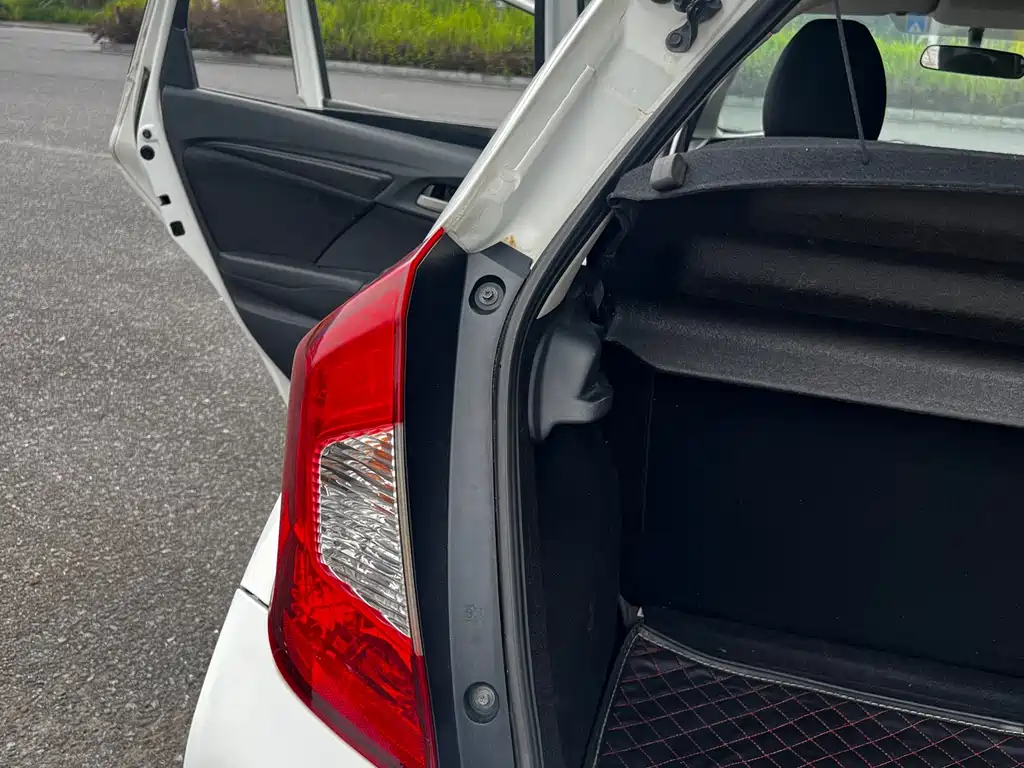 Honda Fit 2016 — фото 15